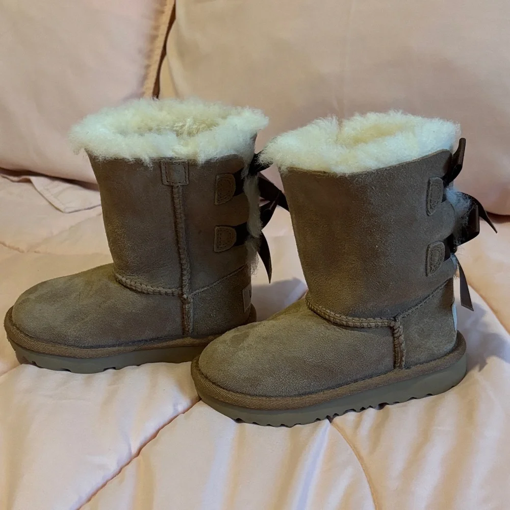 UGG Kids Bailey Bow II Tan Shearling Boots